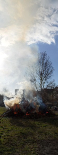 bartel_osterfeuer_2015-04-04.jpg